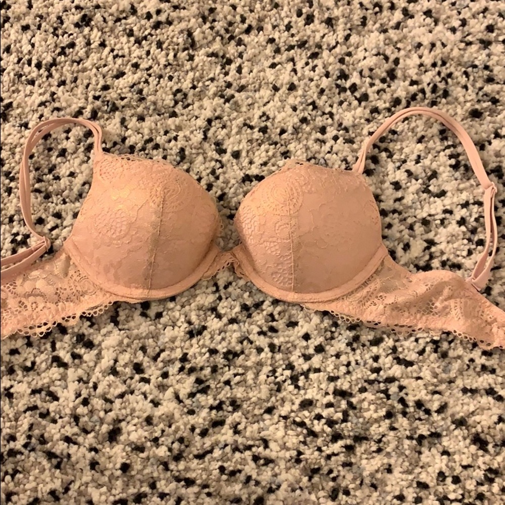 Victoria’s Secret very sexy lace push up bra